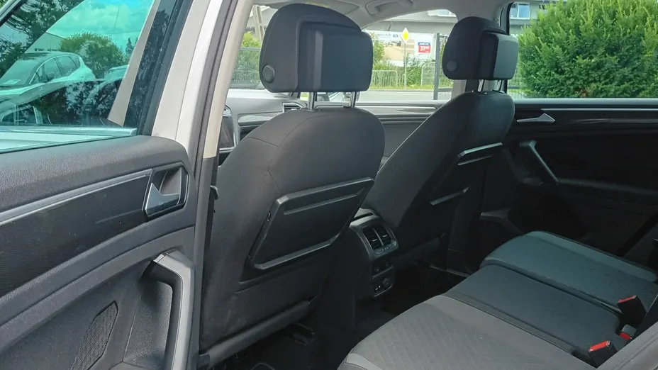 VOLKSWAGEN Tiguan -