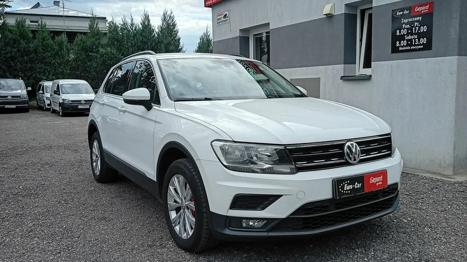 VOLKSWAGEN Tiguan -