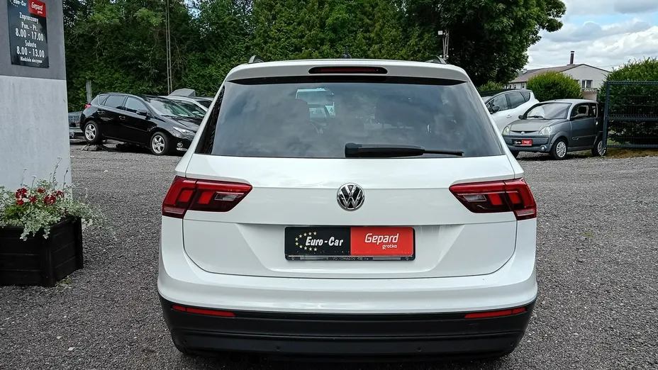 VOLKSWAGEN Tiguan -