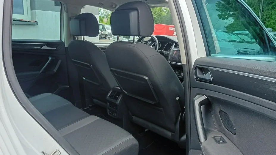 VOLKSWAGEN Tiguan -