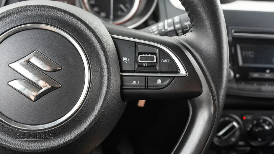 SUZUKI Swift -