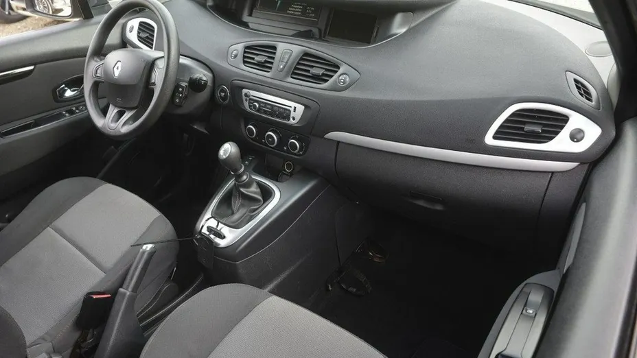 RENAULT Scenic -