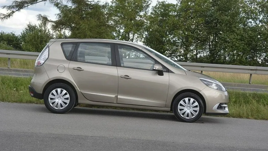 RENAULT Scenic -