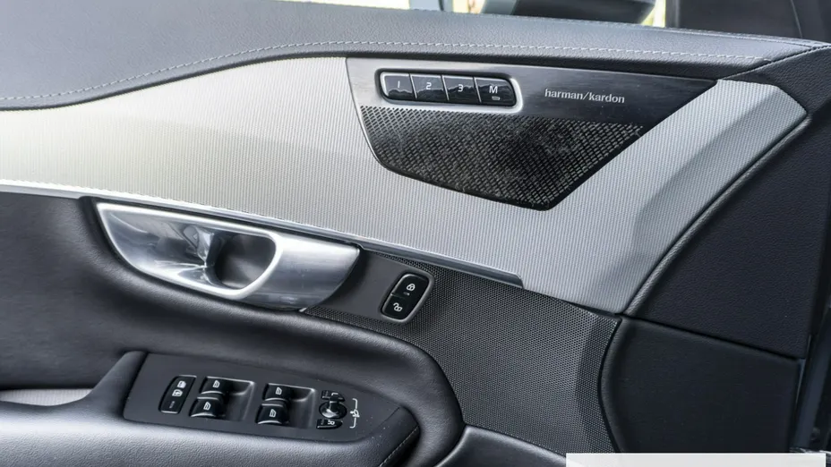 VOLVO XC90 -