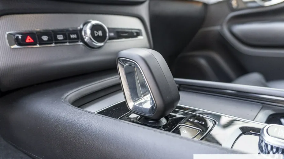 VOLVO XC90 -