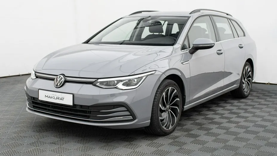 VOLKSWAGEN Golf -