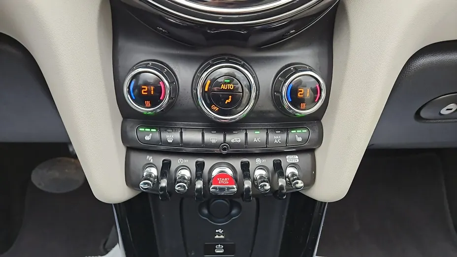 MINI Cooper -