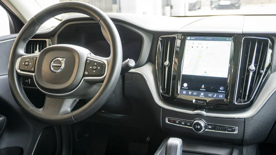VOLVO XC60 -