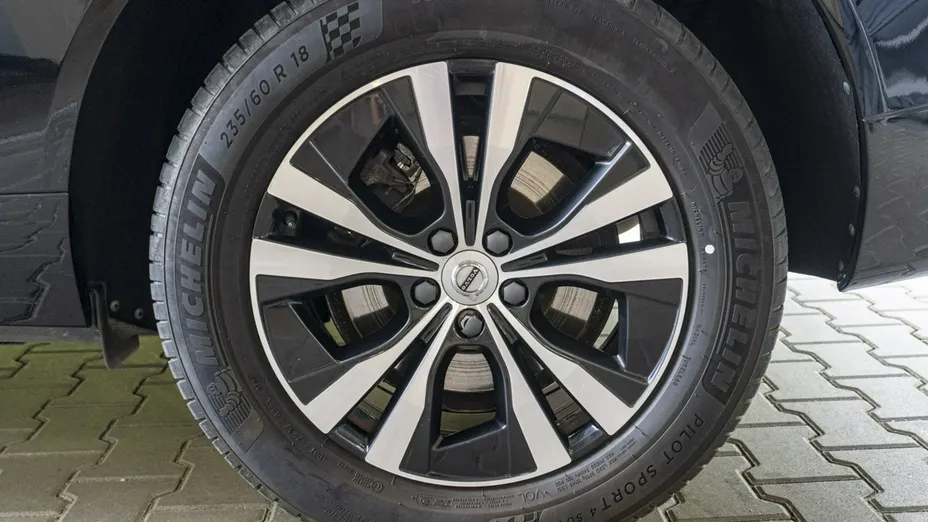 VOLVO XC60 -