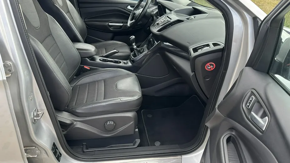FORD Kuga -