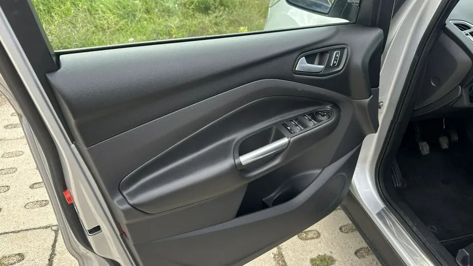 FORD Kuga -