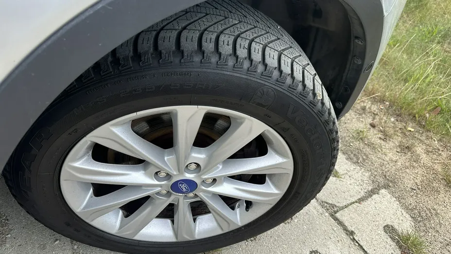 FORD Kuga -