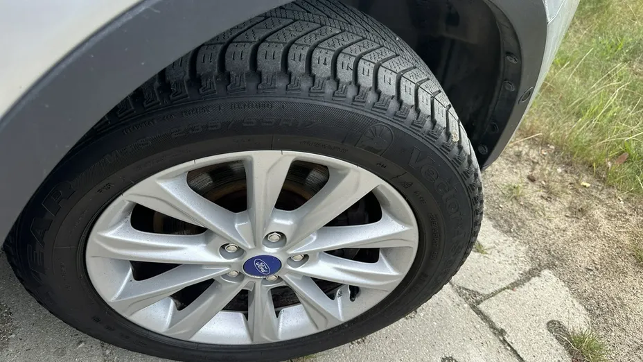 FORD Kuga -