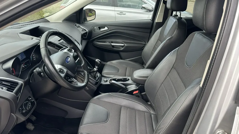 FORD Kuga -
