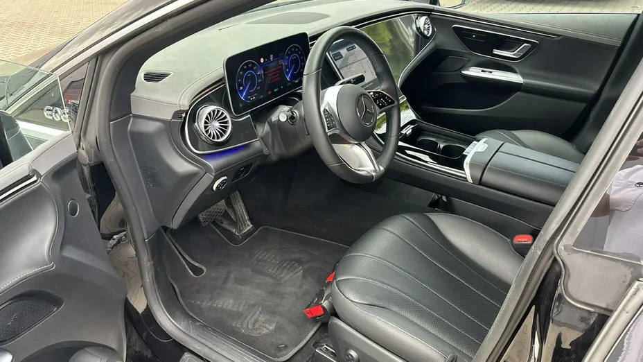 MERCEDES-BENZ EQE -