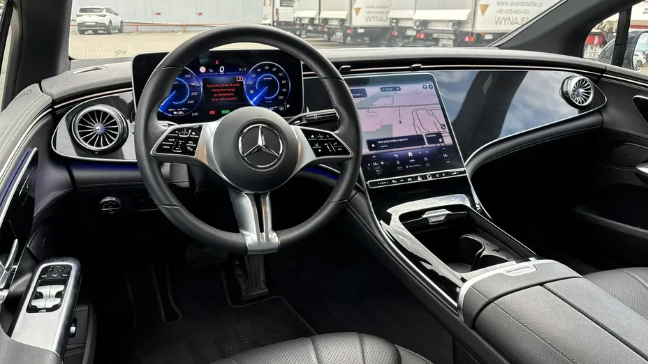 MERCEDES-BENZ EQE -