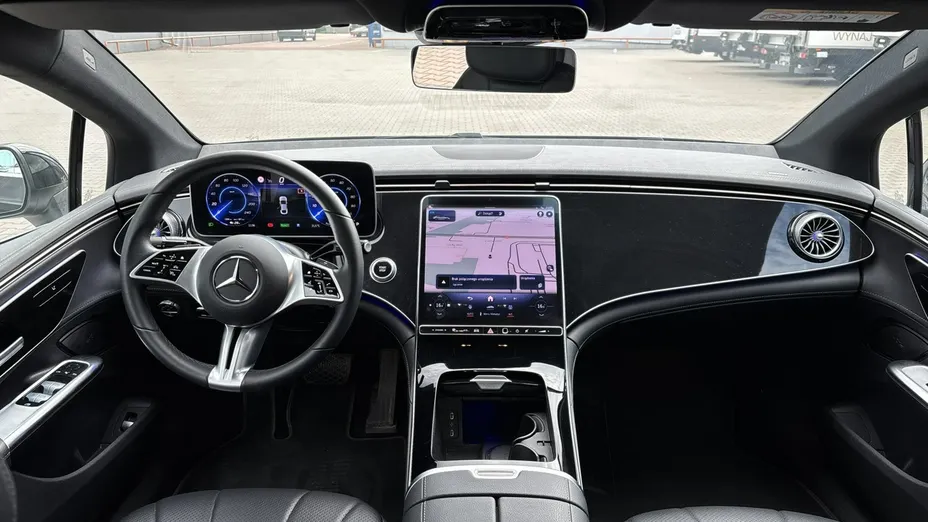 MERCEDES-BENZ EQE -