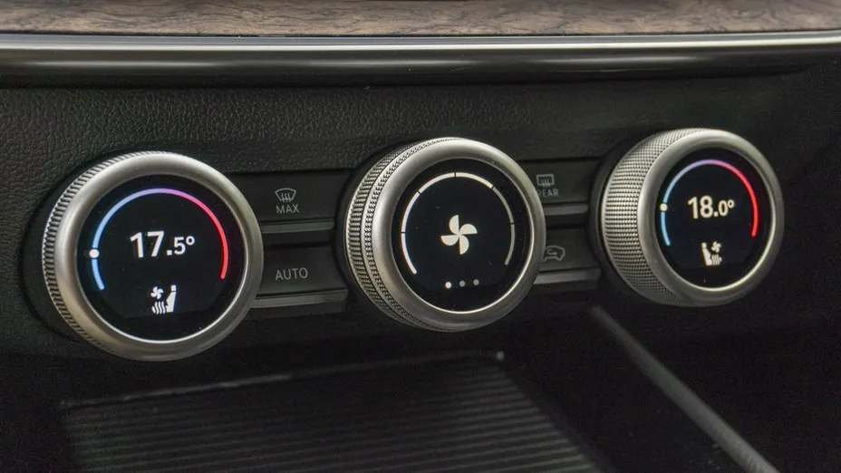 SKODA Superb -