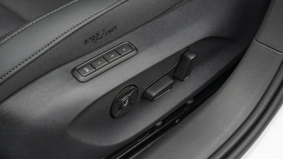 SKODA Superb -