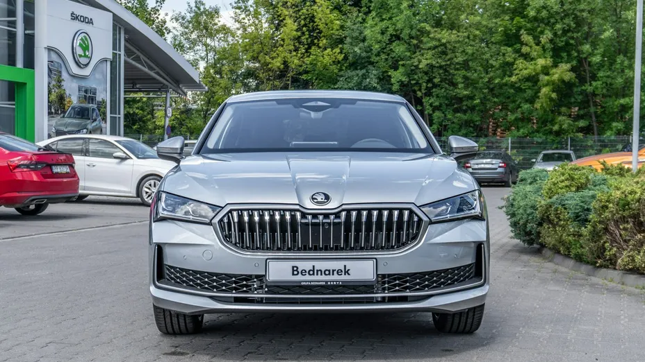 SKODA Superb -