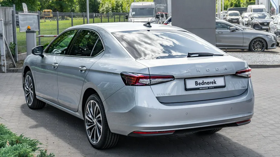 SKODA Superb -