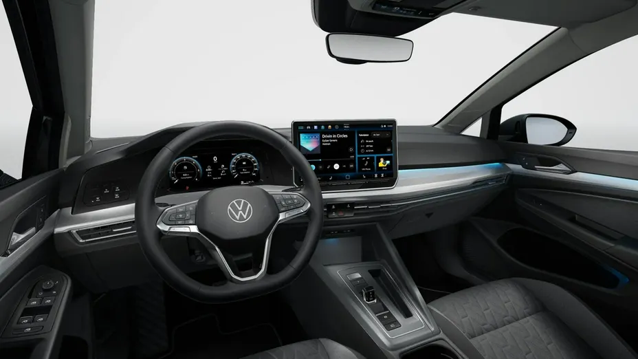 VOLKSWAGEN Golf -