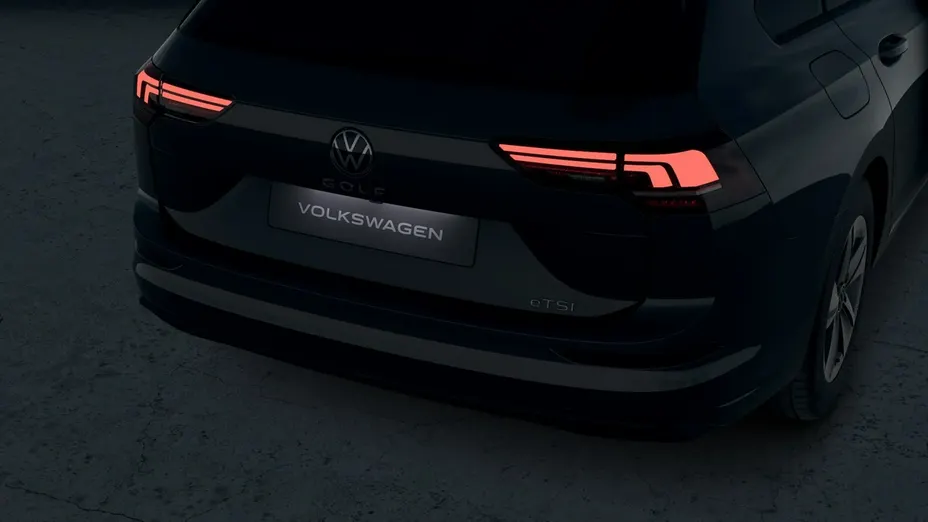 VOLKSWAGEN Golf -