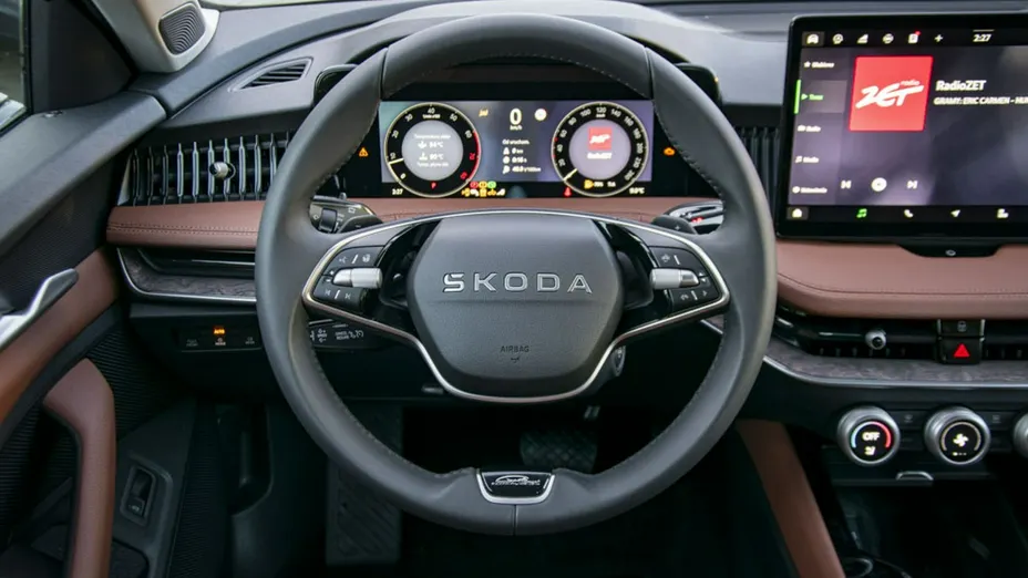 SKODA Superb -