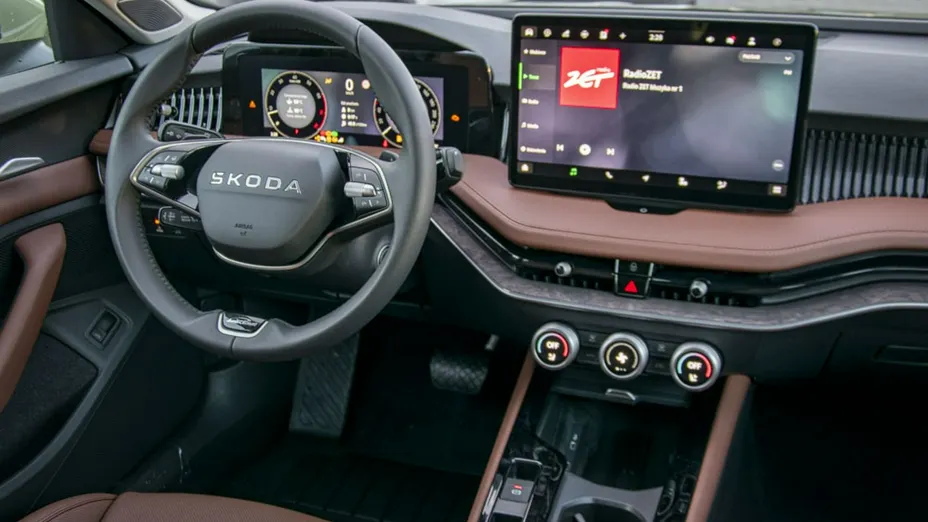 SKODA Superb -