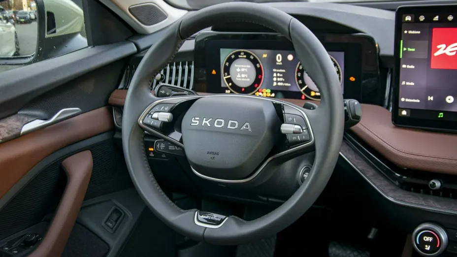 SKODA Superb -