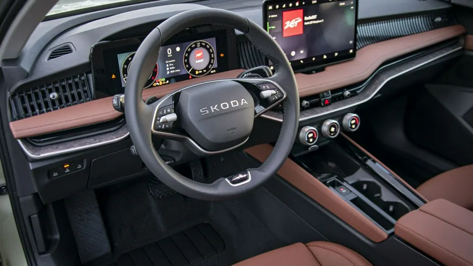 SKODA Superb -