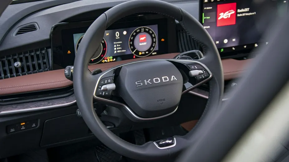 SKODA Superb -