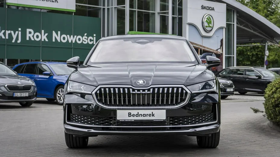 SKODA Superb -