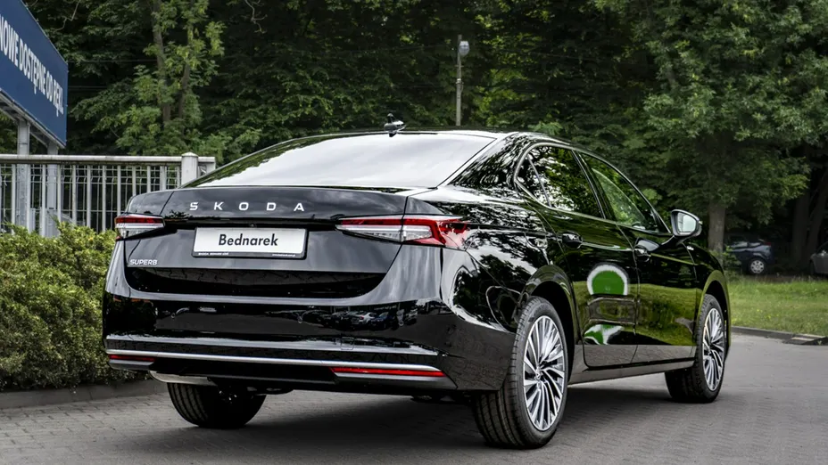 SKODA Superb -