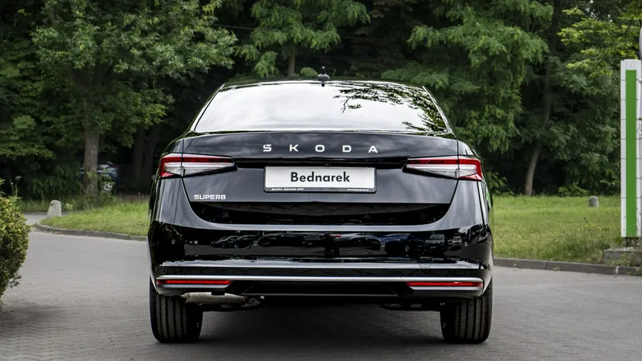 SKODA Superb -