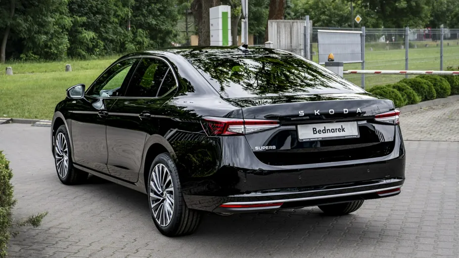 SKODA Superb -