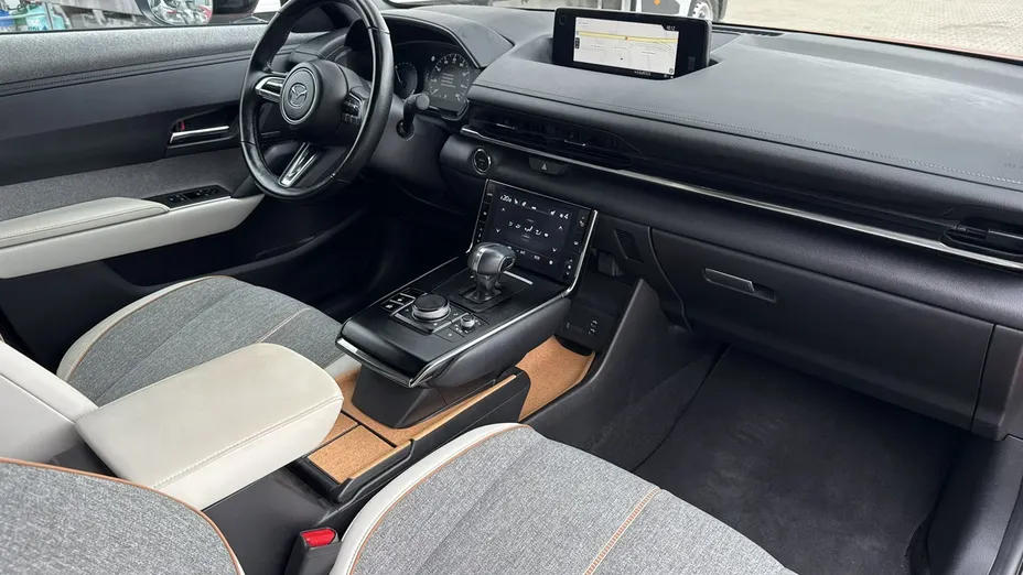 MAZDA MX-30 -