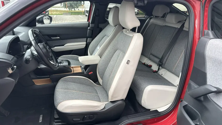 MAZDA MX-30 -