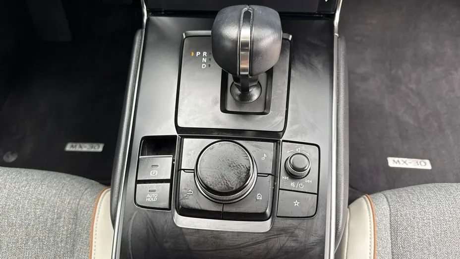 MAZDA MX-30 -