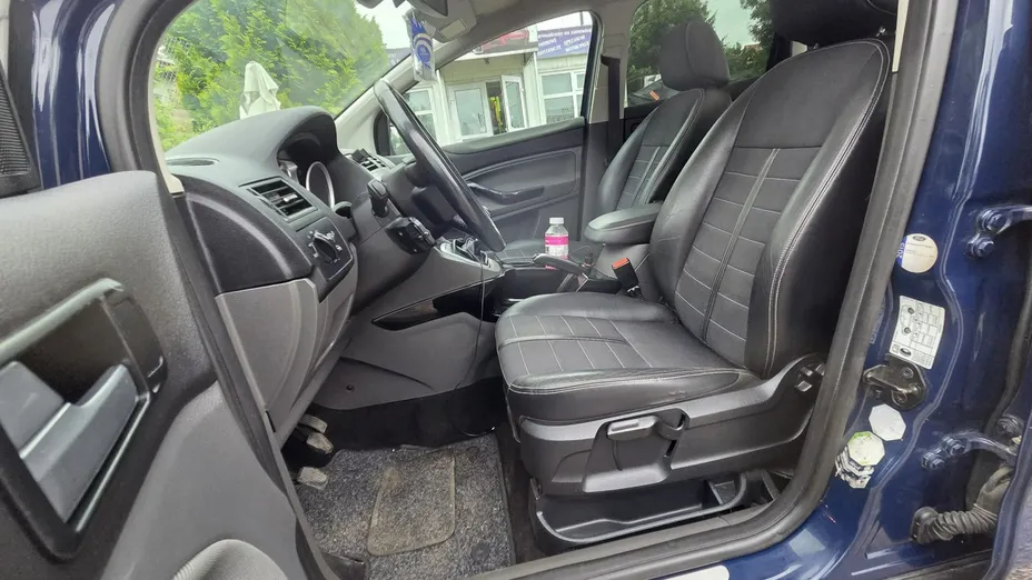 FORD Kuga -