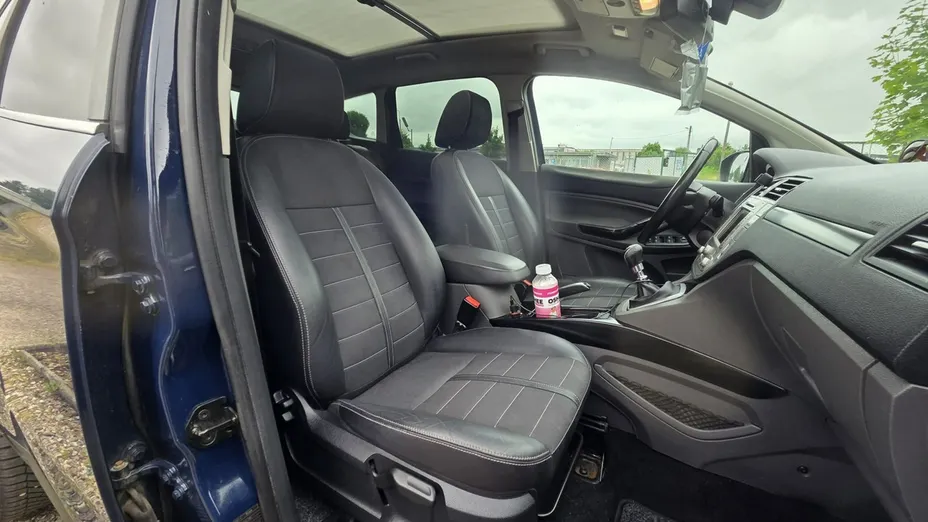 FORD Kuga -
