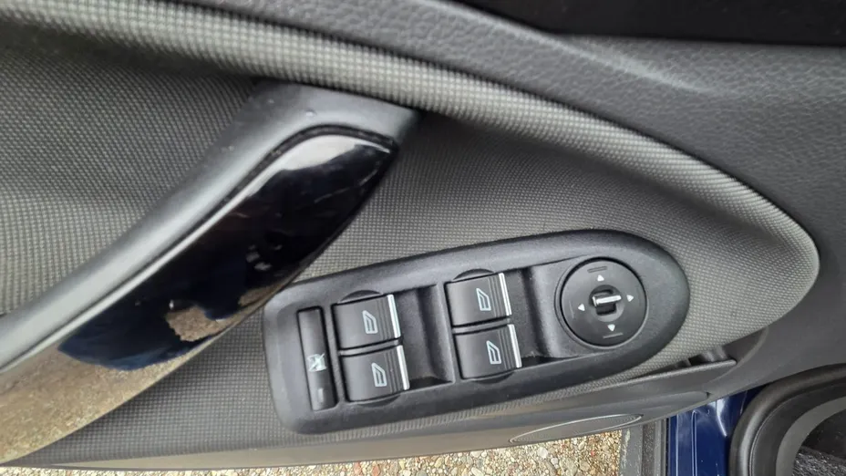 FORD Kuga -