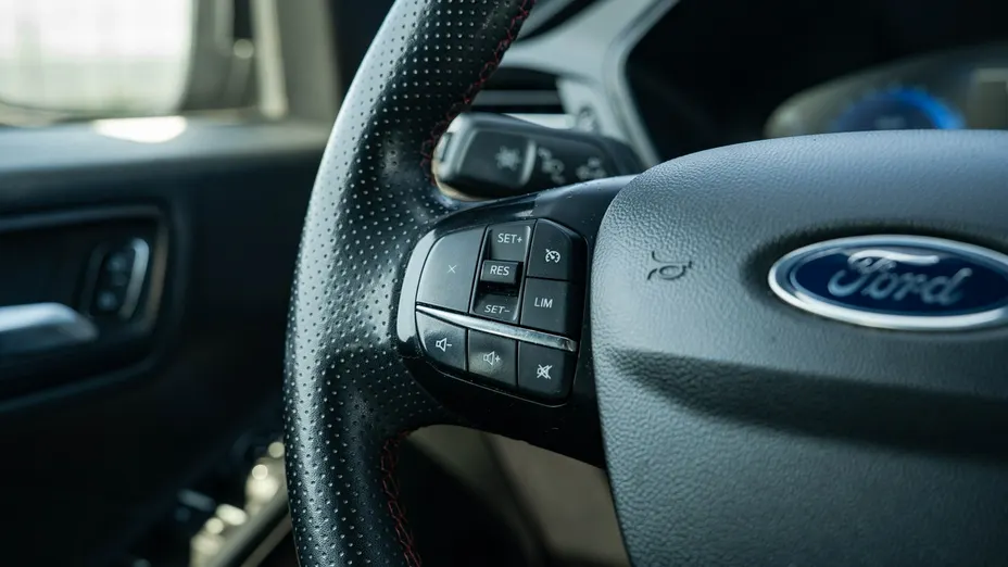 FORD Kuga -