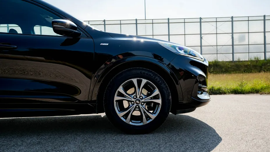 FORD Kuga -