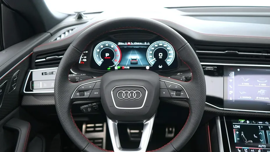 AUDI Q8 -