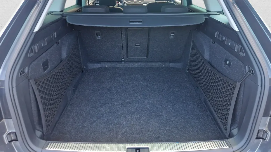 SKODA Superb -