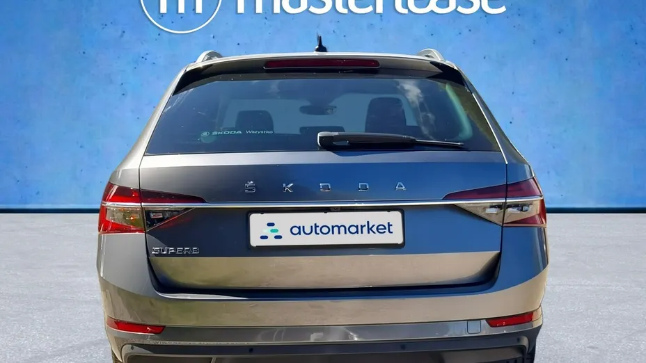 SKODA Superb -