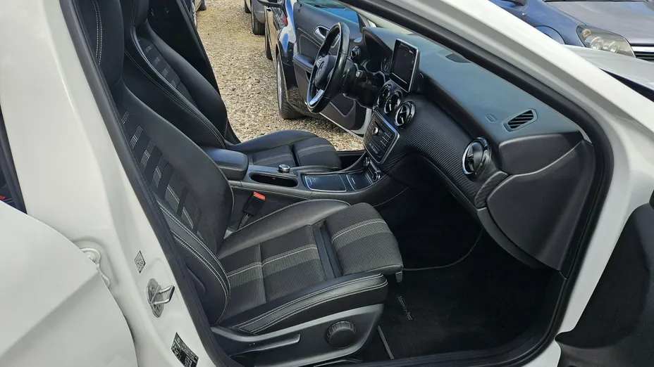 MERCEDES-BENZ GLA -