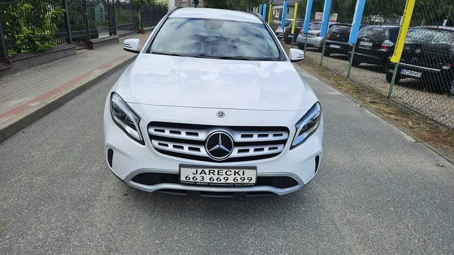 MERCEDES-BENZ GLA -