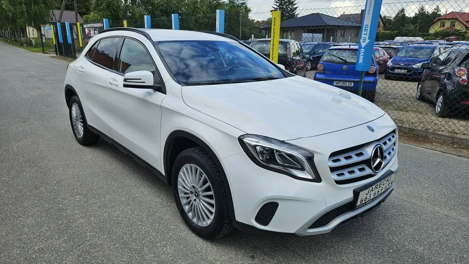 MERCEDES-BENZ GLA -